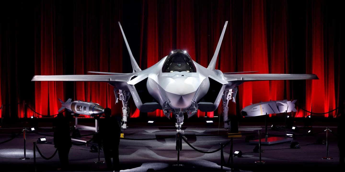 Καταρρίπτουν το F-35 στις ΗΠΑ – Τί δήλωσε ο πρόεδρος της Επιτροπής Ενόπλων Δυνάμεων της Αμερικανικής Βουλής
